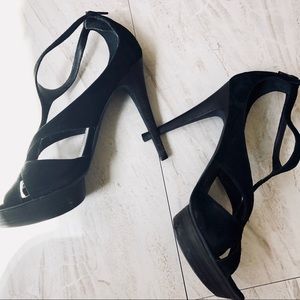 Black velvet BCBGMaxAzria stiletto pumps
